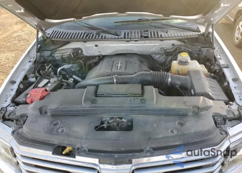 2016 Lincoln Navigator L Select z USA, uszkodzony, nr VIN 5LMJJ3JT8GEL11158